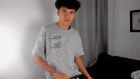 Snapshot of lovely_horny713 chatting on 04.19.26 Salo online show from 04.19.26