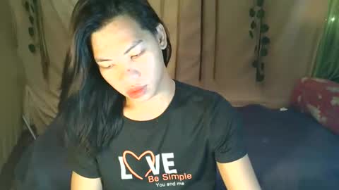 lovely_krizzy online show from 12.14.25