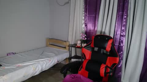 Snapshot of lovely_rosex chatting on 03.10.25 lynskie online show from 03.10.25