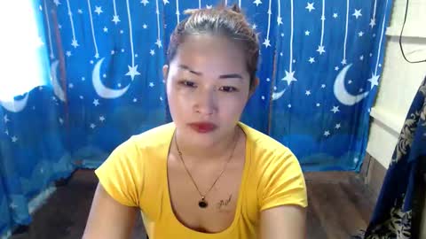 Snapshot of lovely_singlemom chatting on 11.27.25 ask me dear online show from 11.27.25