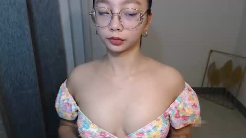 Snapshot of lovely_sweetiex chatting on 11.15.25 call me Ann online show from 11.15.25