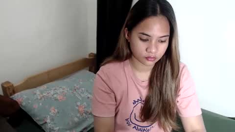 Snapshot of lovely_tourguide chatting on 12.23.25 Axel online show from 12.23.25