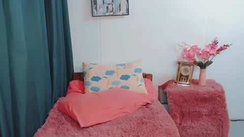 Snapshot of lovelydollsandra chatting on 01.28.25 lovelydollsandra online show from 01.28.25