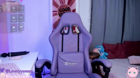 Snapshot of lovelyemma__ chatting on 02.06.26 online show from 02.06.26