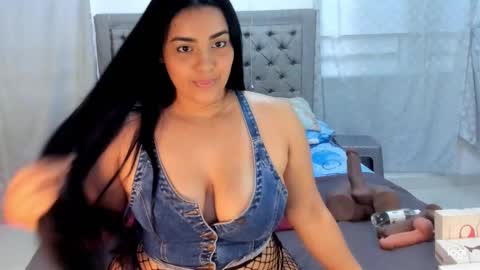 Snapshot of lovelykendall chatting on 01.17.25 Kendall online show from 01.17.25