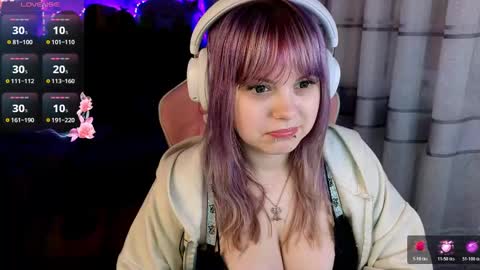 Snapshot of lovelykristii chatting on 04.26.26 hristie online show from 04.26.26