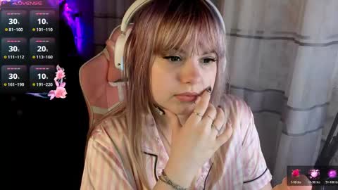 Snapshot of lovelykristii chatting on 05.03.26 hristie online show from 05.03.26
