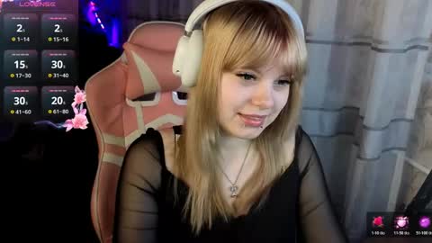 Snapshot of lovelykristii chatting on 05.08.26 hristie online show from 05.08.26