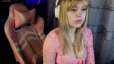 Snapshot of lovelykristii chatting on 05.24.26 hristie online show from 05.24.26