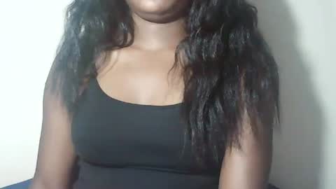 Snapshot of lovelylarra chatting on 04.01.26 lovelylarra online show from 04.01.26