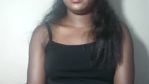 Snapshot of lovelylarra chatting on 04.04.26 lovelylarra online show from 04.04.26