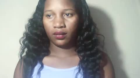 Snapshot of lovelylarra chatting on 04.08.26 lovelylarra online show from 04.08.26