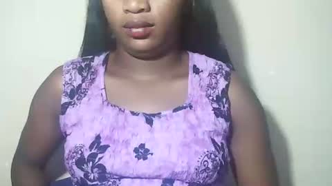 Snapshot of lovelylarra chatting on 04.12.26 lovelylarra online show from 04.12.26