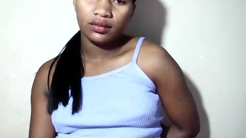lovelylarra online show from 07.01.26