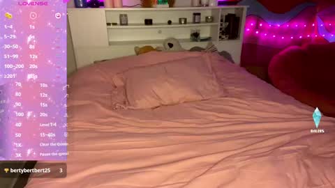 Snapshot of lovelylilithxo chatting on 01.14.25 Lilith online show from 01.14.25