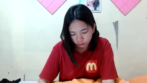 lovelypetitebigcock online show from 12.22.25