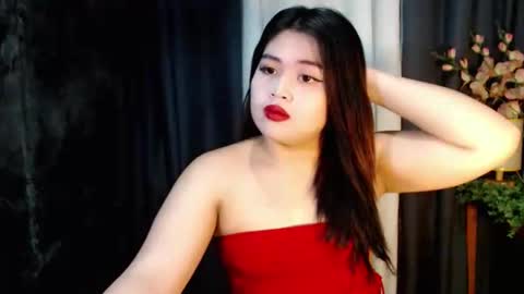 Snapshot of lovelyrhean chatting on 09.13.25 Rhean online show from 09.13.25