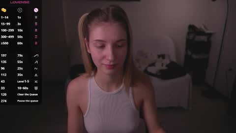 Snapshot of lovelyspacee chatting on 05.26.26 Anna online show from 05.26.26