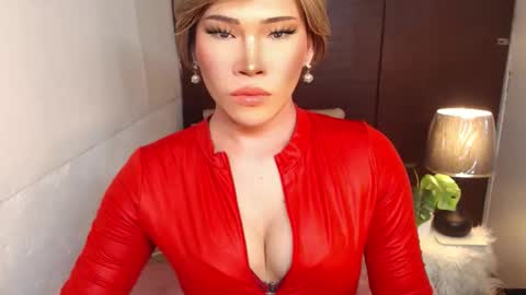 STWEET LINA online show from 04.19.26