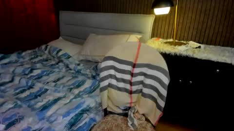 Snapshot of lovemarie19x chatting on 01.20.25 pauleen online show from 01.20.25