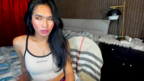 Snapshot of lovemarie19x chatting on 01.27.25 pauleen online show from 01.27.25