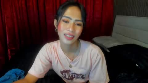 Snapshot of lovemarie19x chatting on 02.13.25 pauleen online show from 02.13.25