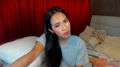 Snapshot of lovemarie19x chatting on 02.15.25 pauleen online show from 02.15.25