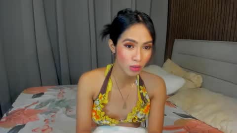 Snapshot of lovemarie19x chatting on 02.18.25 pauleen online show from 02.18.25