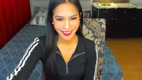 Snapshot of lovemarie19x chatting on 09.28.25 pauleen online show from 09.28.25