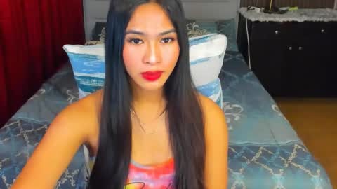 Snapshot of lovemarie19x chatting on 10.06.25 pauleen online show from 10.06.25