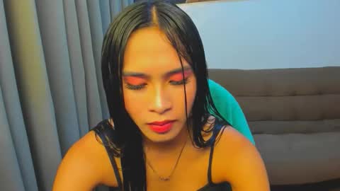 Snapshot of lovemarie19x chatting on 11.19.25 pauleen online show from 11.19.25