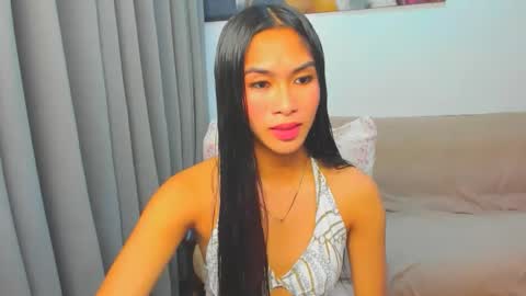 Snapshot of lovemarie19x chatting on 11.25.25 pauleen online show from 11.25.25