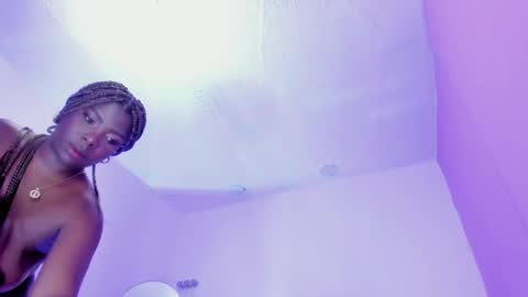 L O V E  online show from 03.12.25