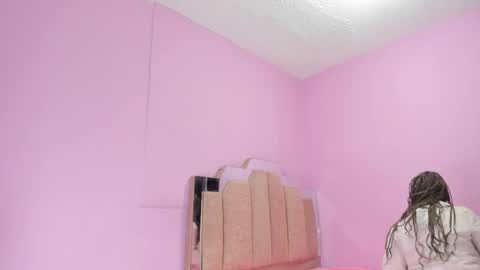 L O V E  online show from 09.11.25