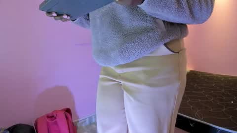 Snapshot of lovequeen02 chatting on 01.17.26 L O V E online show from 01.17.26