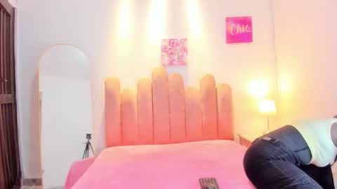 Snapshot of lovequeen02 chatting on 02.06.26 L O V E online show from 02.06.26