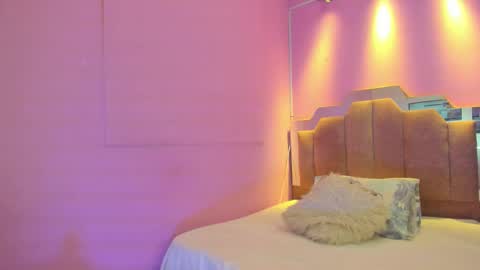 Snapshot of lovequeen02 chatting on 02.19.26 L O V E online show from 02.19.26