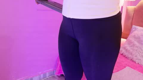 Snapshot of lovequeen02 chatting on 03.03.26 L O V E online show from 03.03.26