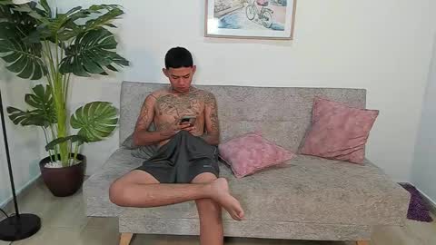 Snapshot of lovers_legendary chatting on 02.09.26 LILLY AND TRAVIS online show from 02.09.26