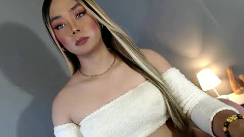 lovers moon22 online show from 01.04.25