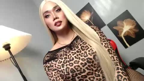 lovers moon22 online show from 03.20.26