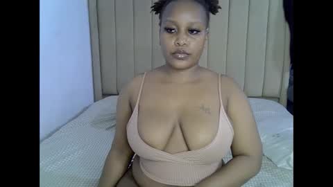 Snapshot of loveydivah chatting on 05.19.26 loveydivah online show from 05.19.26