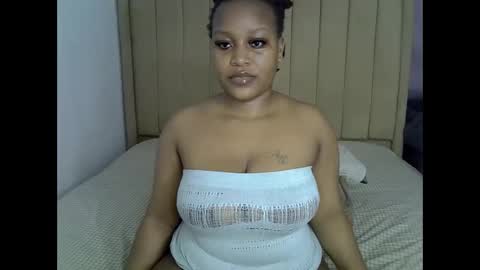 Snapshot of loveydivah chatting on 05.30.26 loveydivah online show from 05.30.26