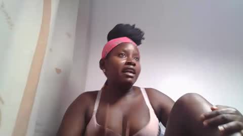 lovie_paula online show from 11.05.25