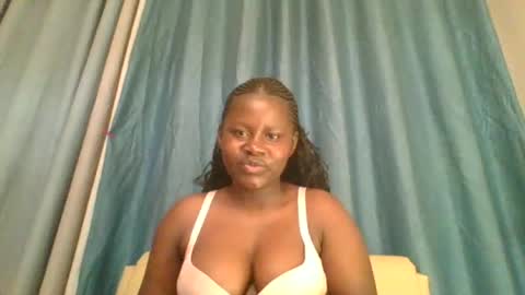 Snapshot of loviett chatting on 06.17.26 loviett online show from 06.17.26
