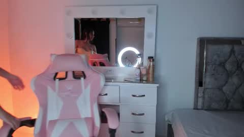 Snapshot of lovingdarcy_ chatting on 10.31.25 Susana online show from 10.31.25