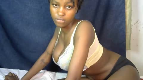 Snapshot of lovly_lastborn chatting on 09.24.25 lovly_lastborn online show from 09.24.25