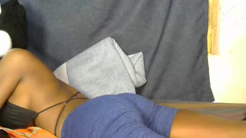 Snapshot of lovly_lastborn chatting on 10.05.25 lovly_lastborn online show from 10.05.25