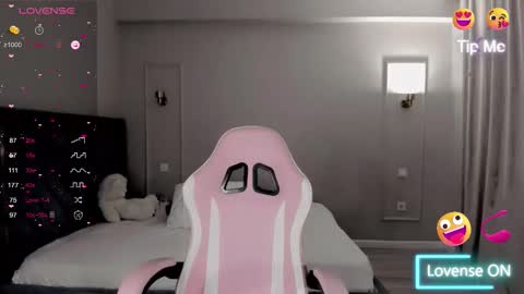 lu_mina online show from 09.15.25