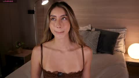 Snapshot of lua_ferch_ chatting on 06.10.26 ---Goys incredible photographs online show from 06.10.26